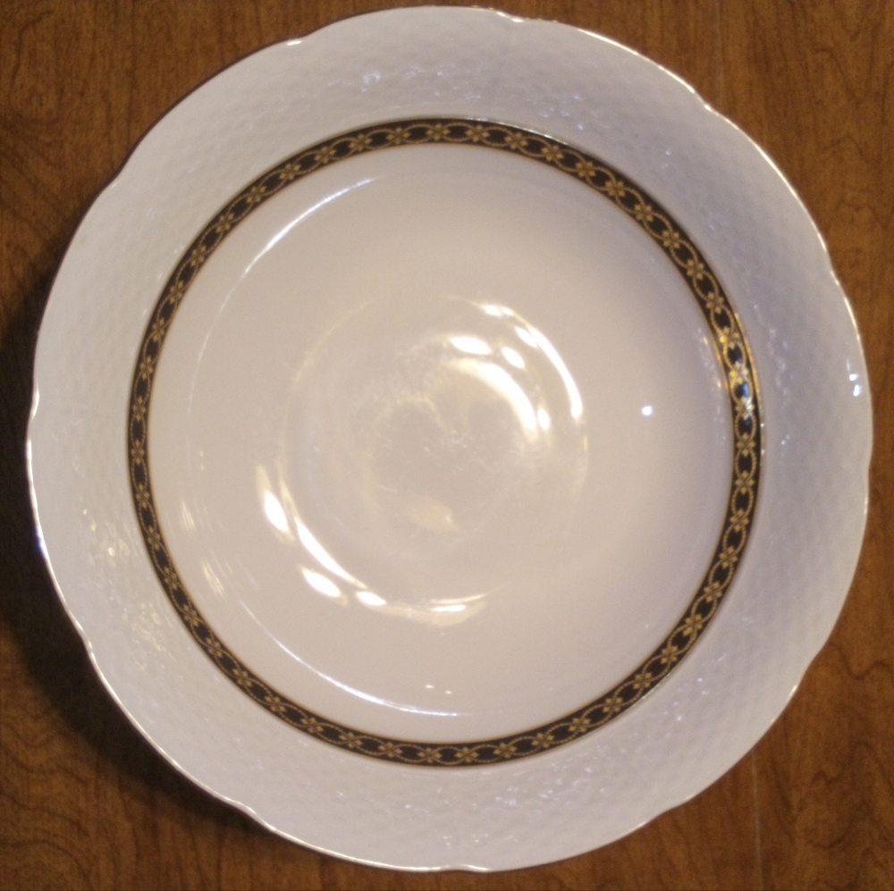 Baum Bros Renaissance Black By Thun Oval Porcelain Serving Bowl